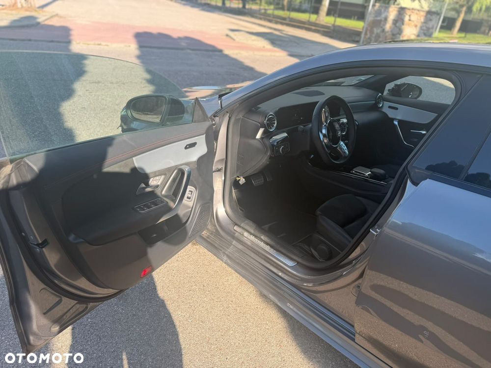 Mercedes-Benz CLA 250 e 8G-DCT AMG Line - 9