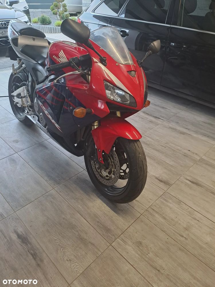 Honda CBR - 3