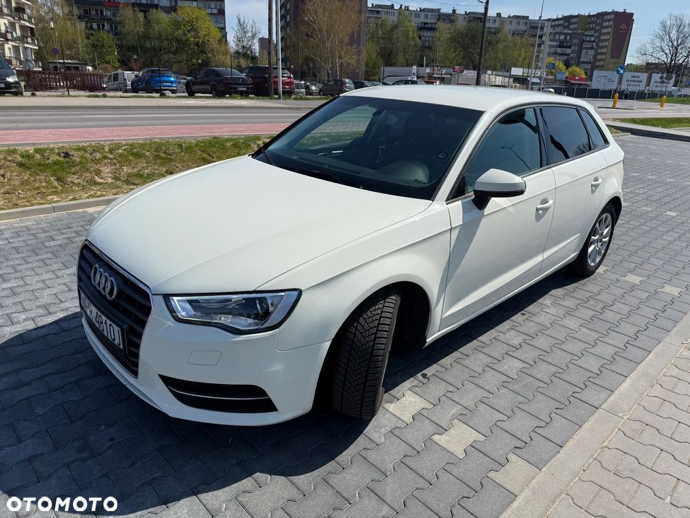 Audi A3 Sportback 2.0 TDI S tronic Ambiente - 2