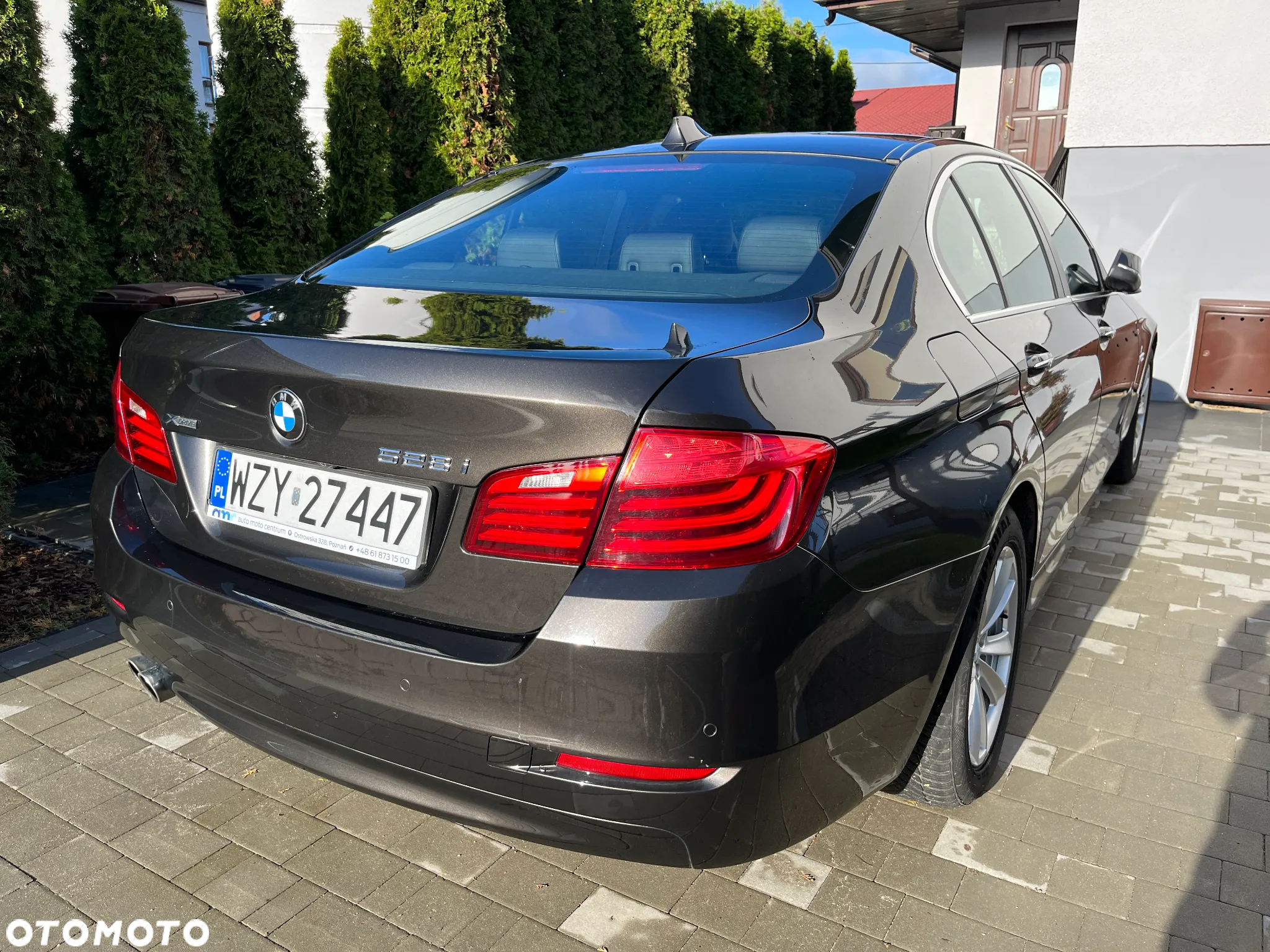 BMW Seria 5 528i xDrive - 7