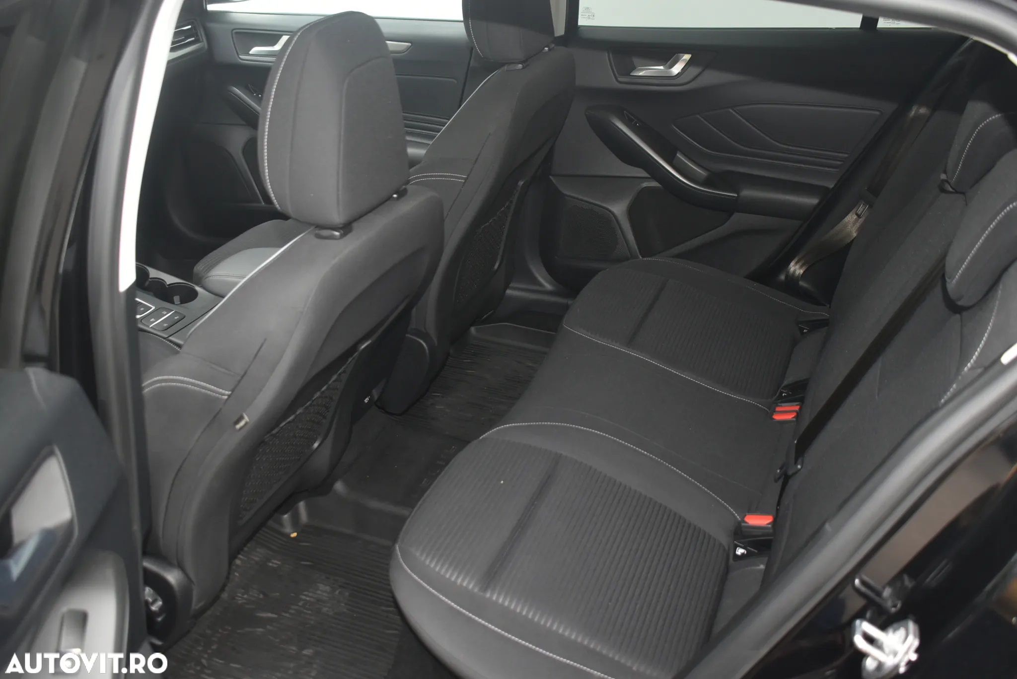 Ford Focus 1.0 EcoBoost Titanium - 10