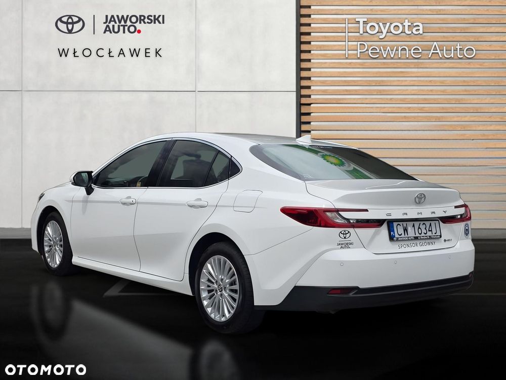 Toyota Camry - 3