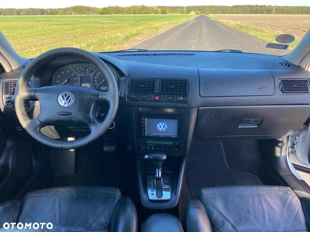 Volkswagen Golf - 2
