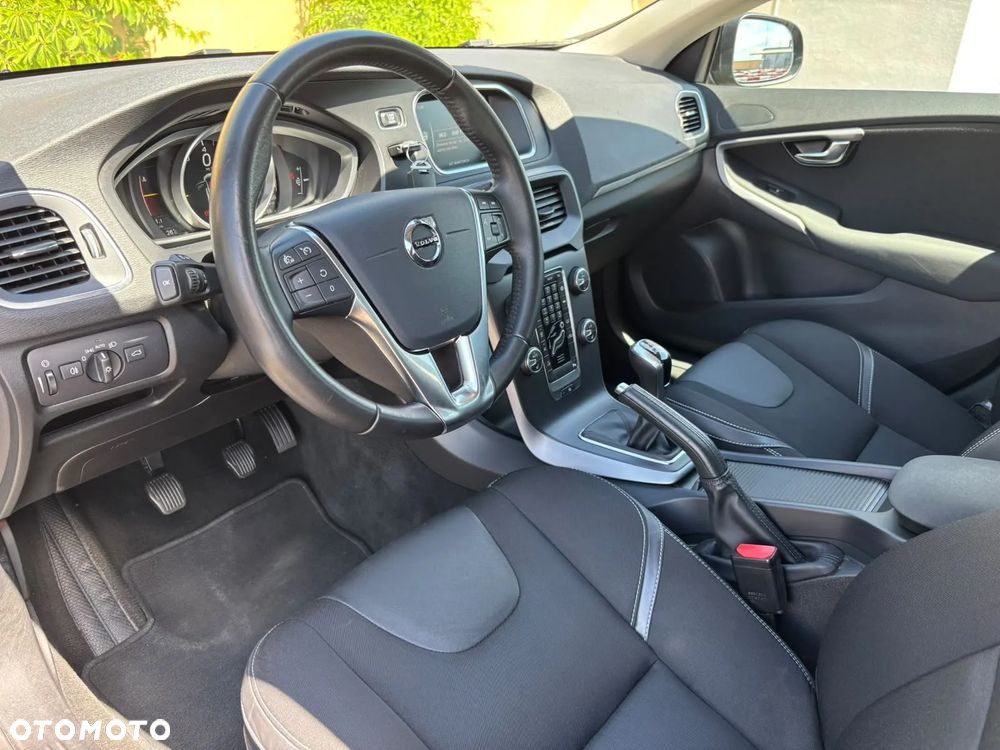 Volvo V40 T2 Drive-E Momentum - 15