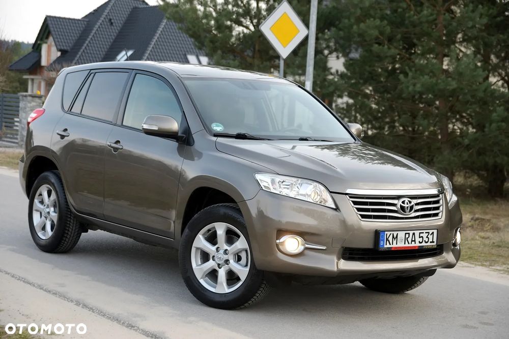 Toyota RAV4 - 10