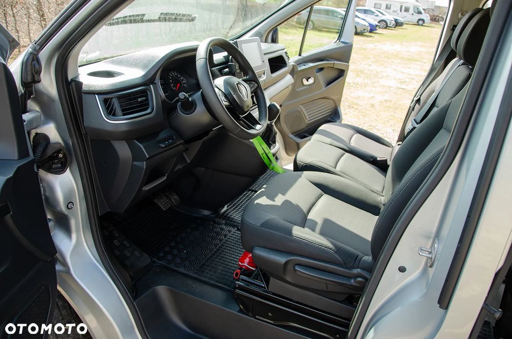 Renault Trafic 2.0 dCi EDC - 11