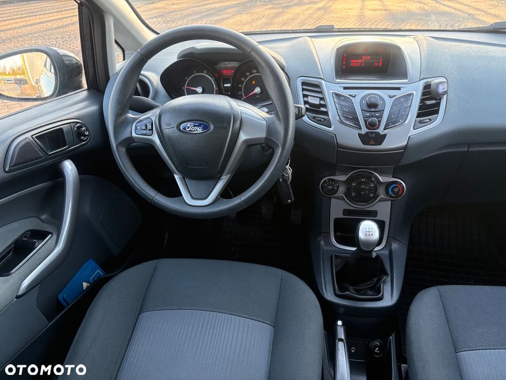 Ford Fiesta 1.25 Champions Edition - 19