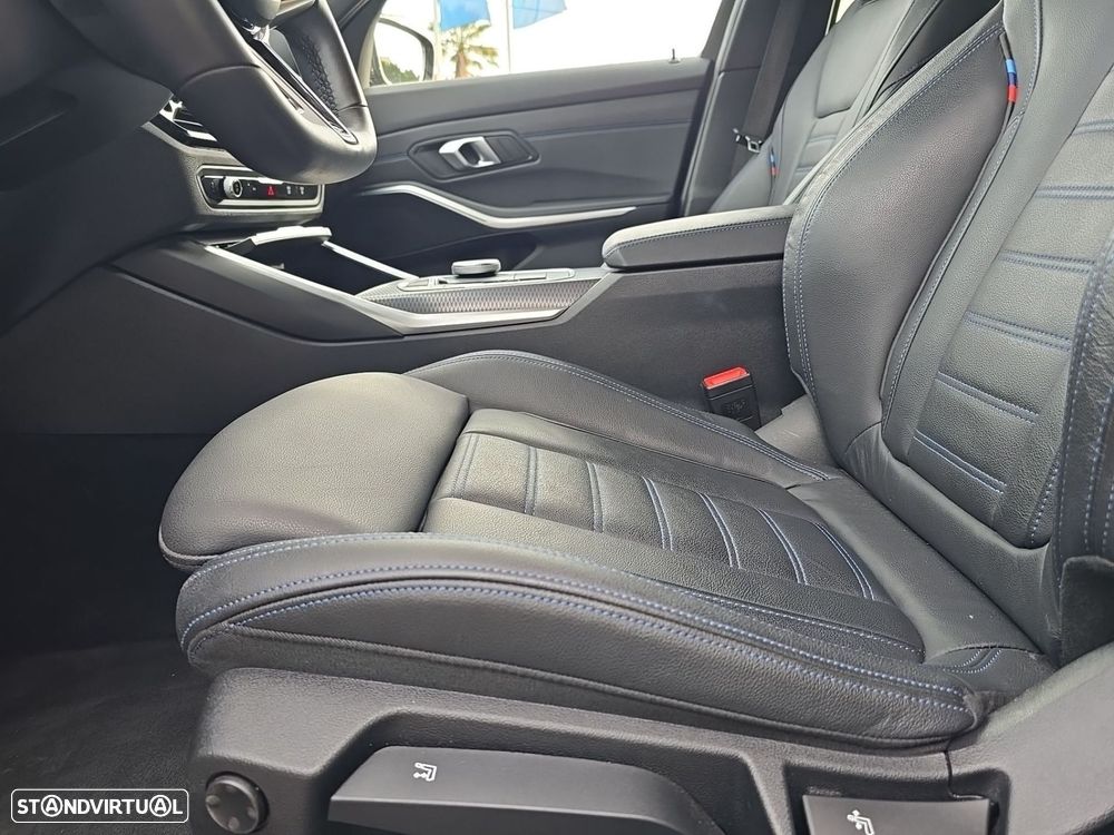 BMW 320 d Pack Desportivo M Auto - 12