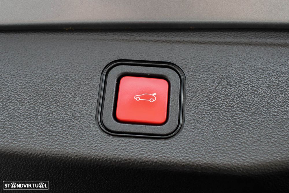 Jeep Avenger Summit - 9