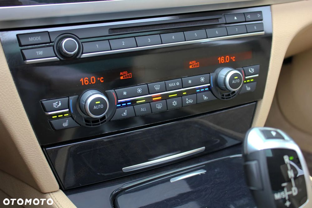 BMW Seria 7 750Li - 27
