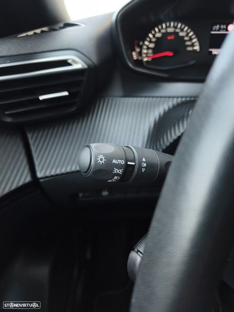 Peugeot 2008 PureTech 130 EAT8 Allure - 36