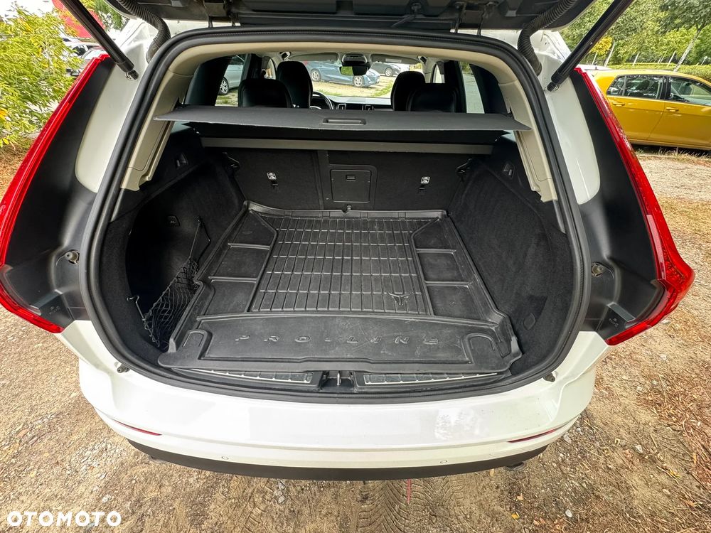 Volvo XC 60 D4 Momentum Pro - 10