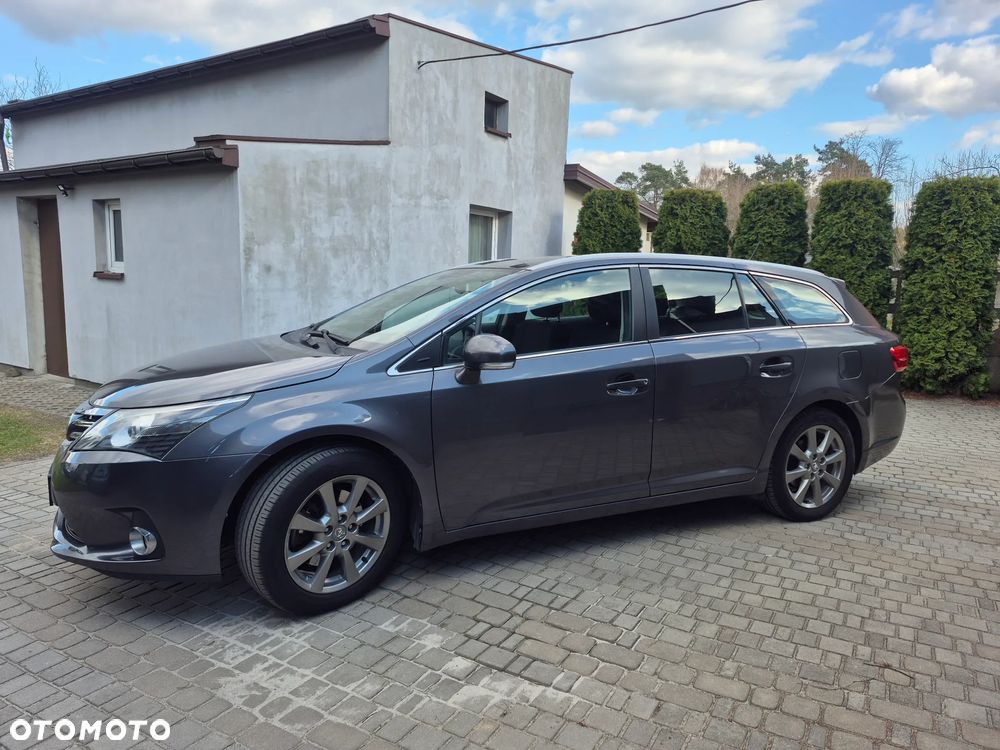 Toyota Avensis 2.2 D-4D Prestige Premium - 2