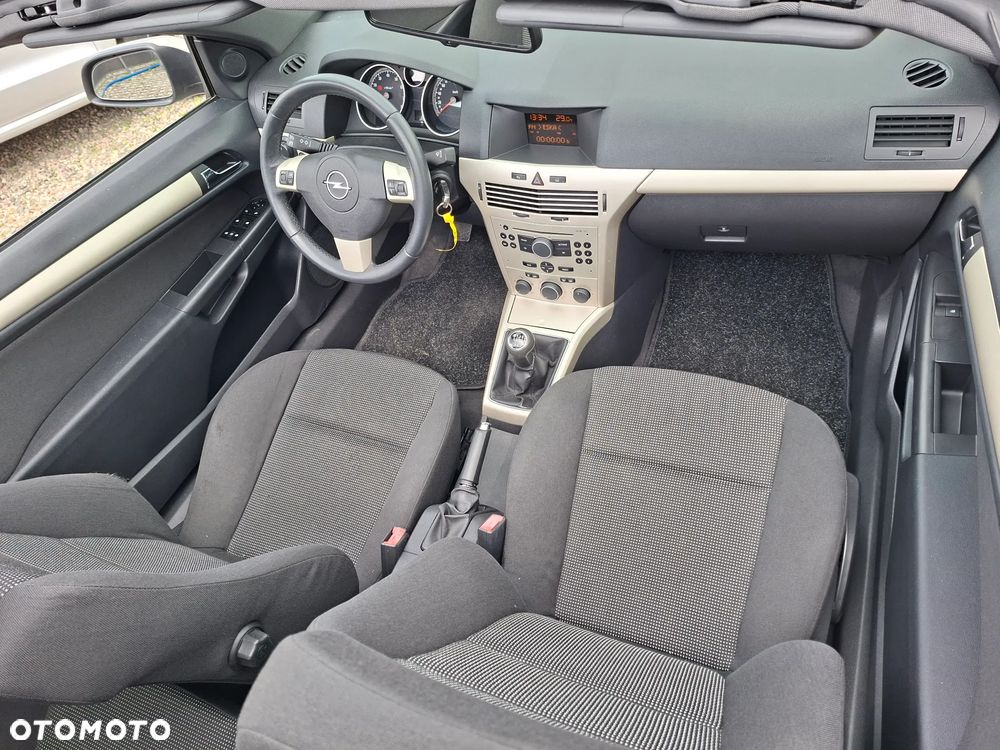 Opel Astra 1.8 Black&White - 7