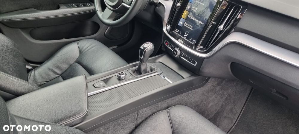 Volvo V60 D3 Momentum Pro - 16