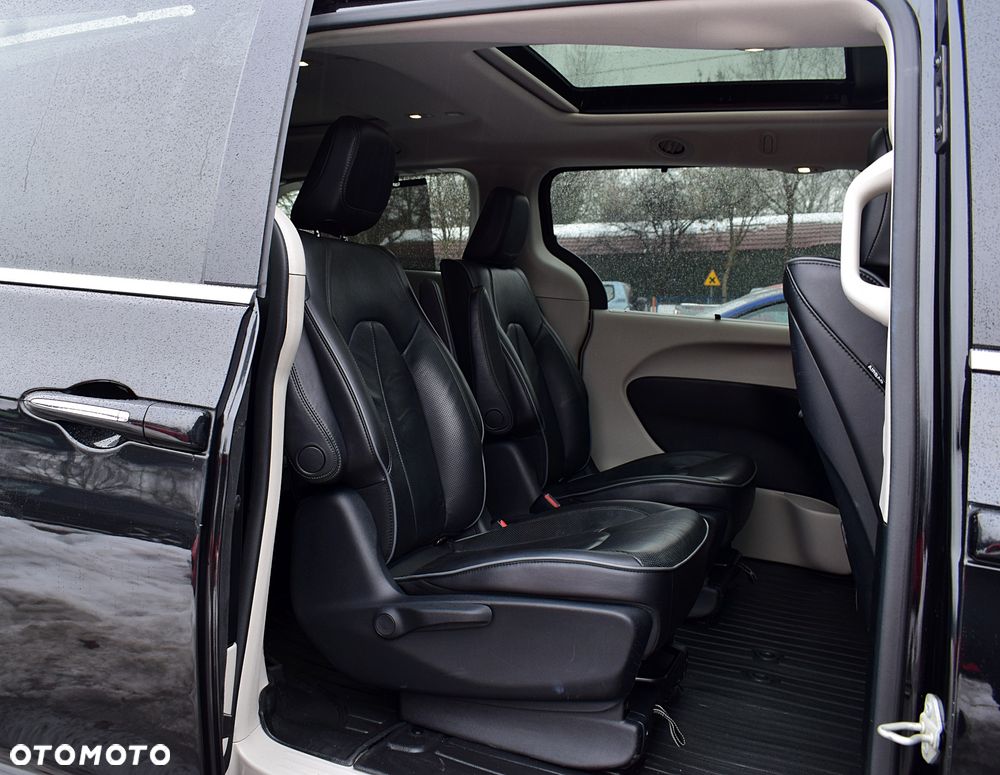 Chrysler Pacifica - 6