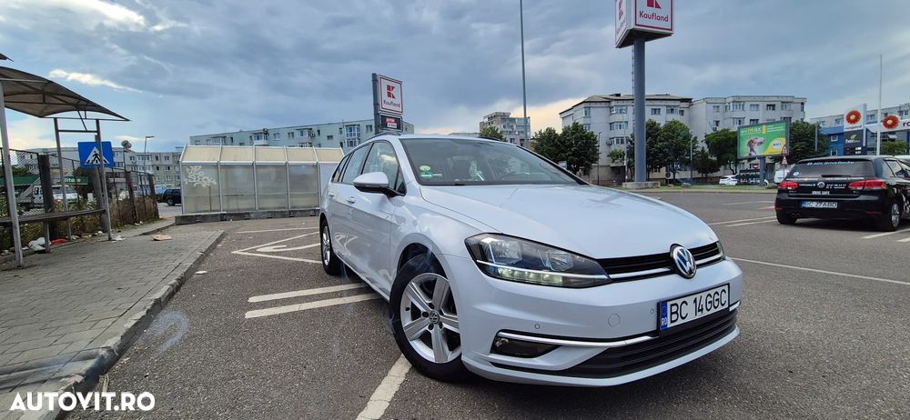 Volkswagen Golf - 2
