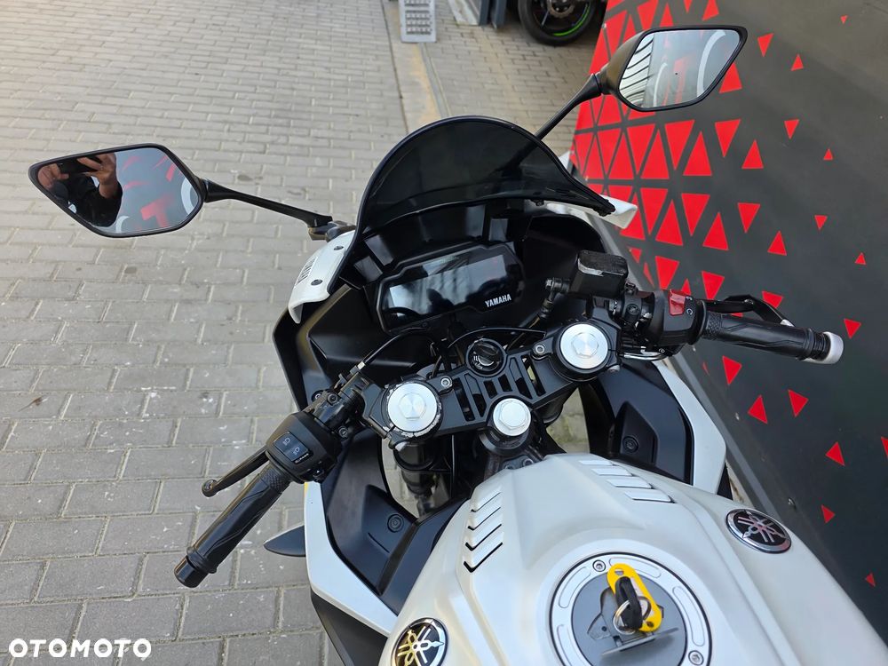 Yamaha YZF - 17