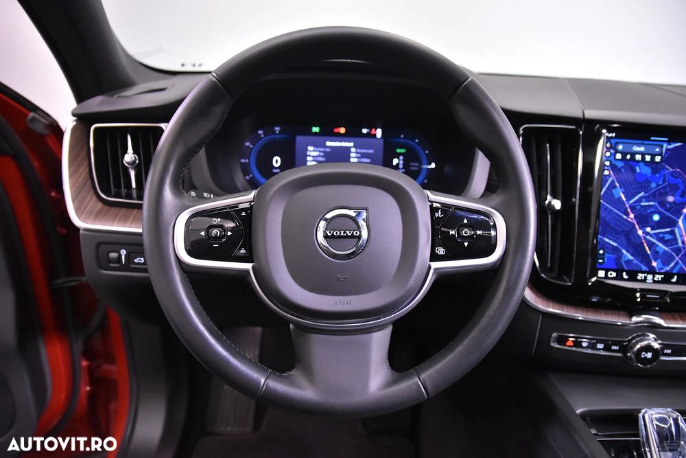 Volvo XC 60 T6 AWD Recharge Geartronic Inscription - 16