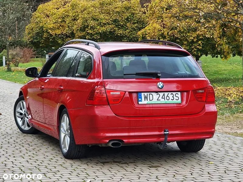 BMW Seria 3 320i Touring - 11