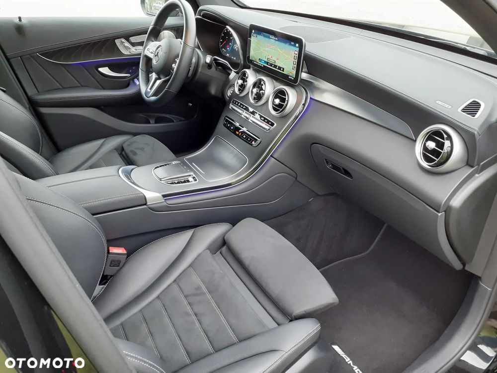 Mercedes-Benz GLC 300 d 4Matic 9G-TRONIC AMG Line Plus - 22