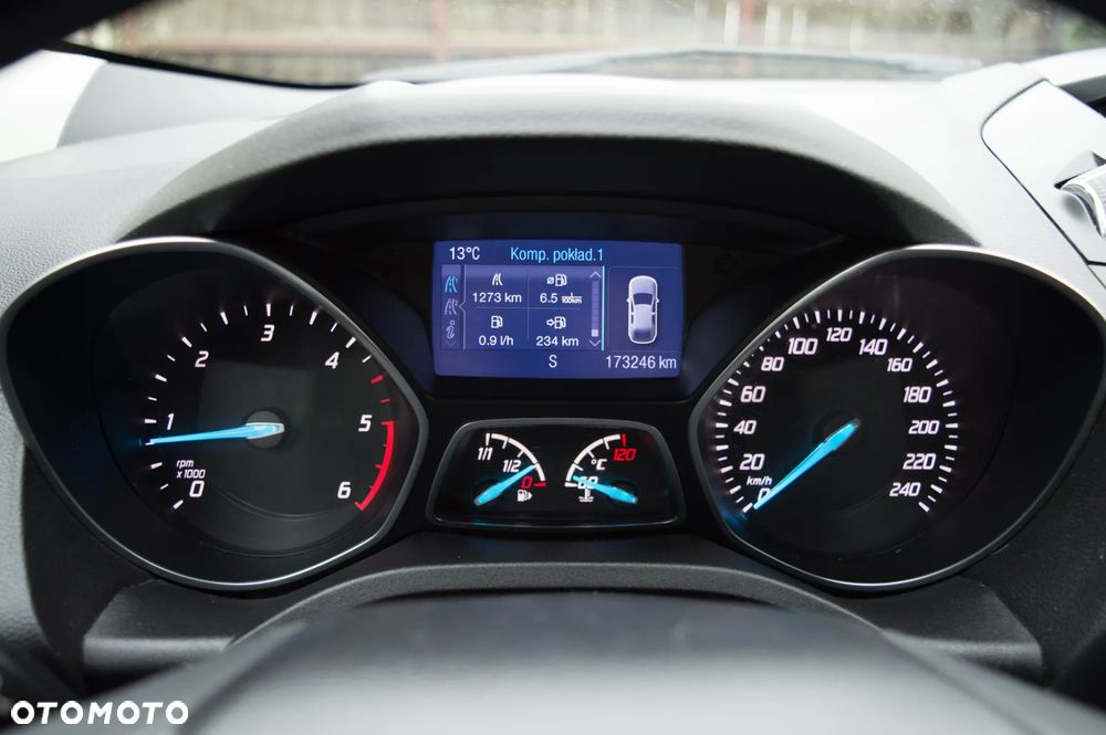 Ford Kuga 2.0 TDCi 2x4 Titanium - 19