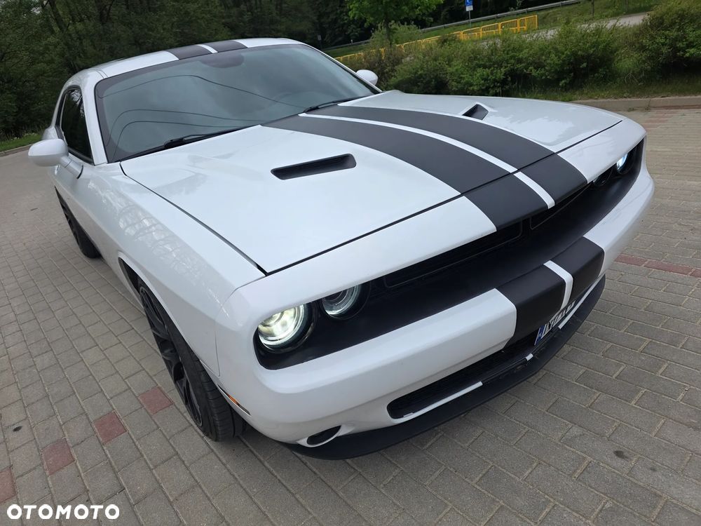 Dodge Challenger - 2