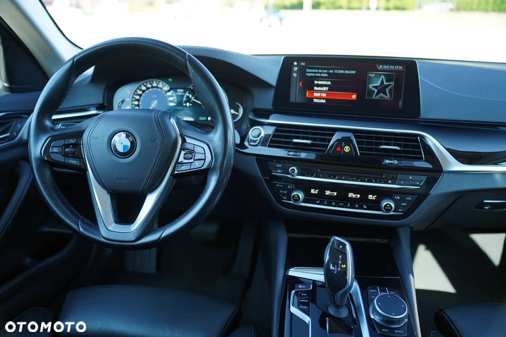 BMW Seria 5 520d Sport Line - 25