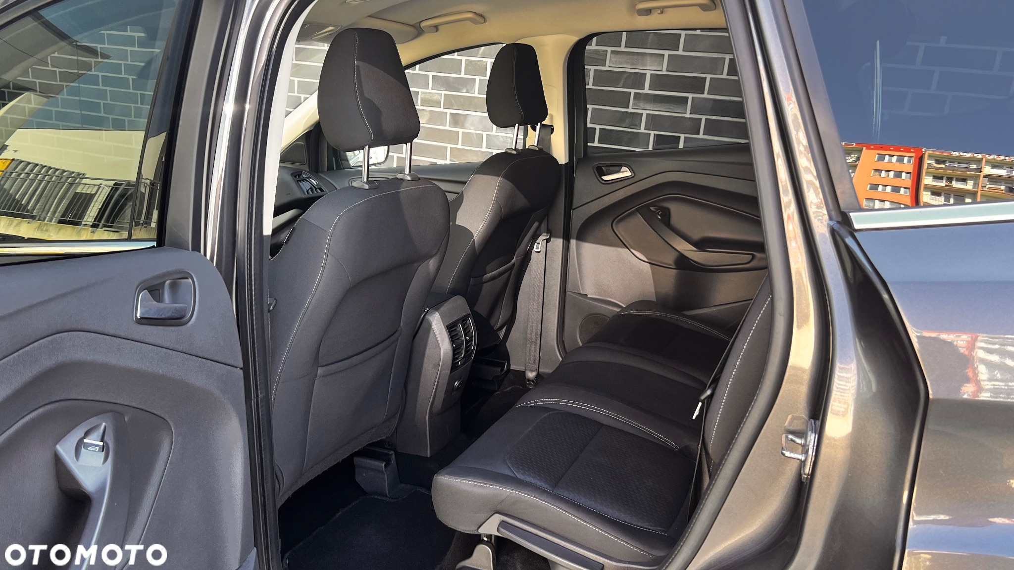 Ford Kuga 1.5 EcoBoost 2x4 Titanium - 28