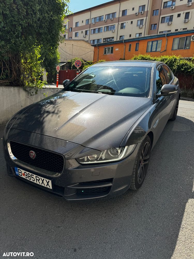Jaguar XE 2.0 Portfolio - 4