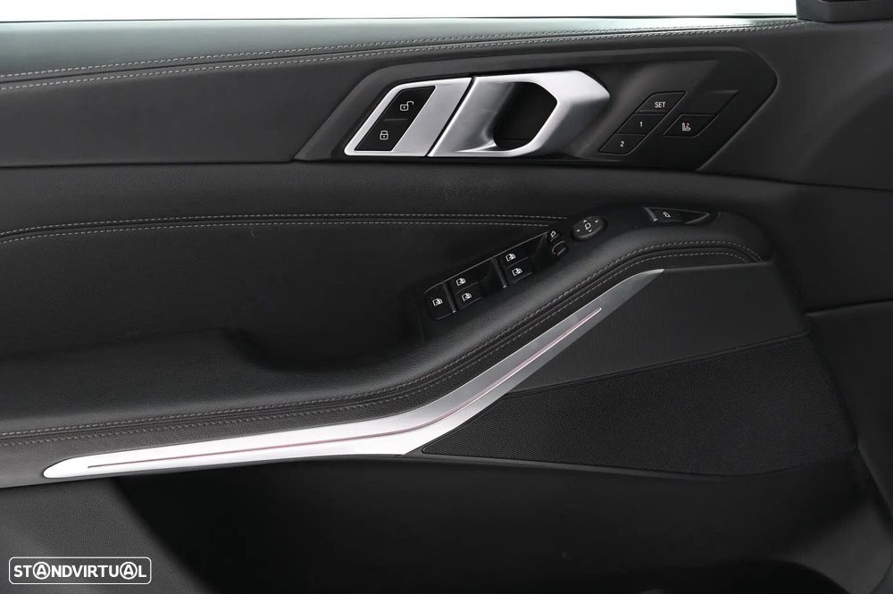 BMW X5 30 d xDrive Pack M - 29