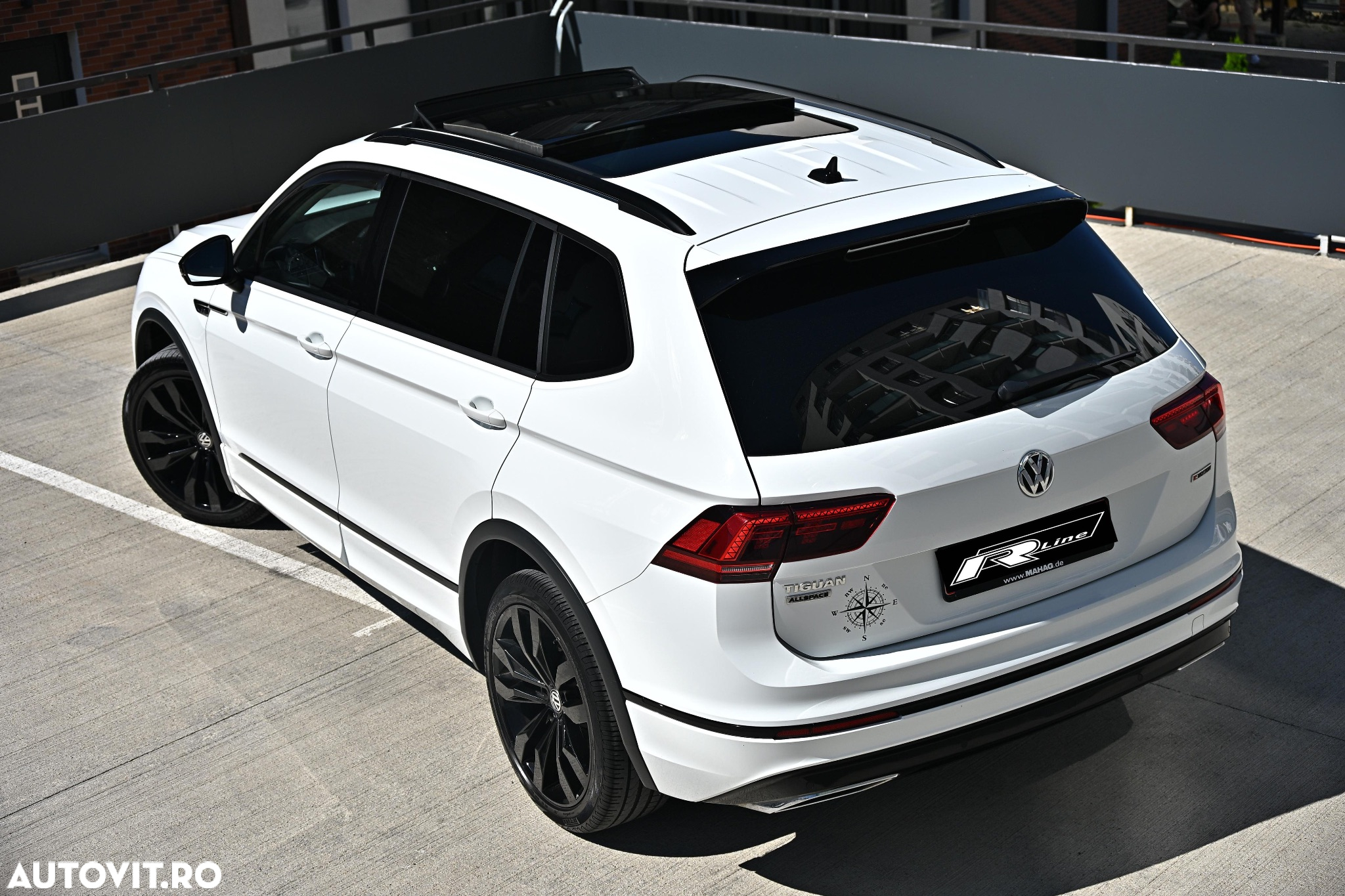 Volkswagen Tiguan Allspace 2.0 TDI 4Mot DSG R-Line - 11
