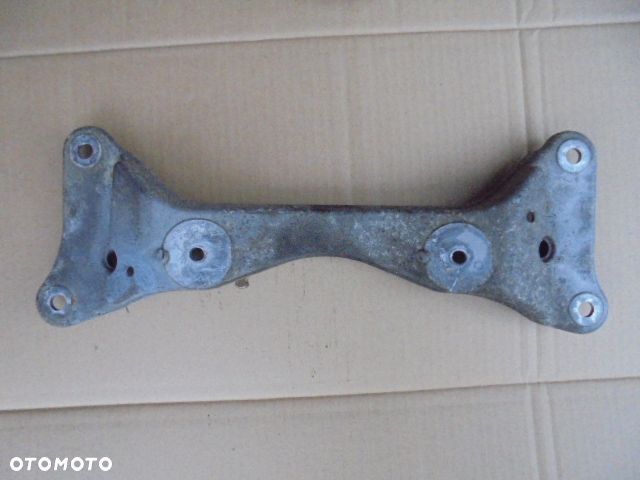 łapa wspornik skrzyni bmw e81 e82 e87 116d 118d - 1