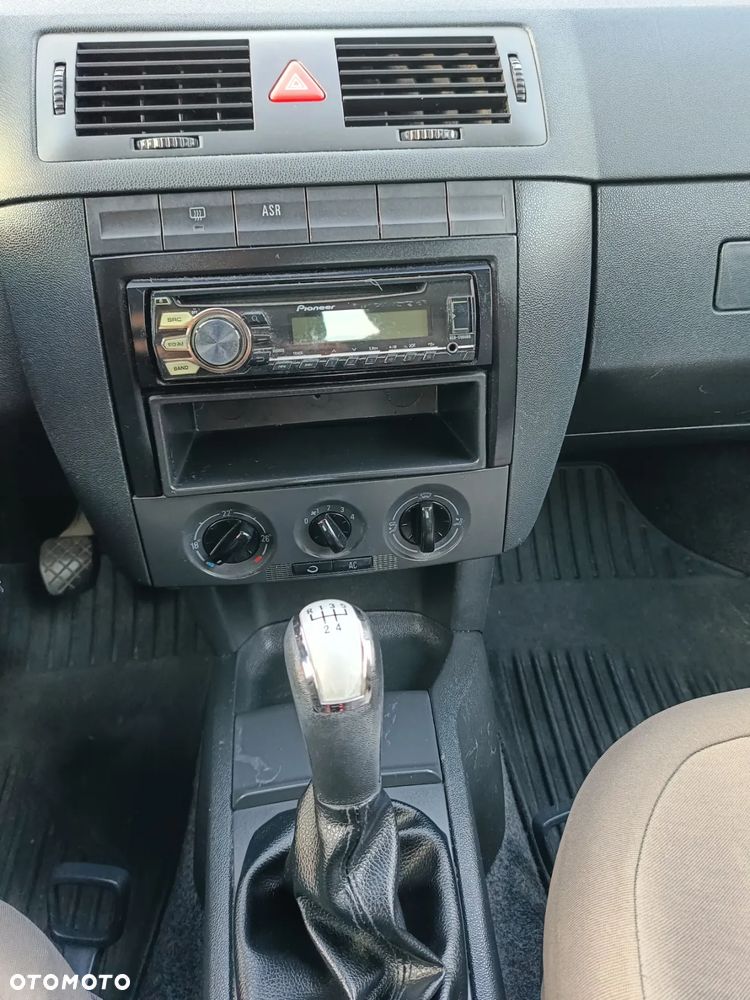 Skoda Fabia 1.4 16V Elegance - 4