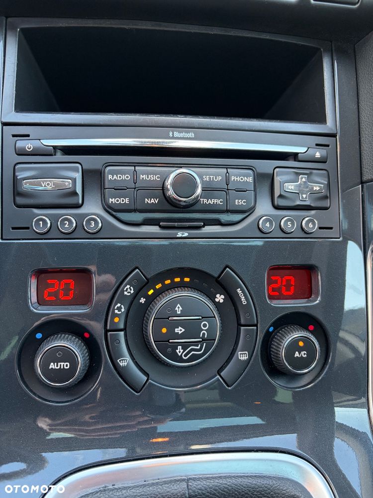 Peugeot 3008 1.6 HDi Premium - 8