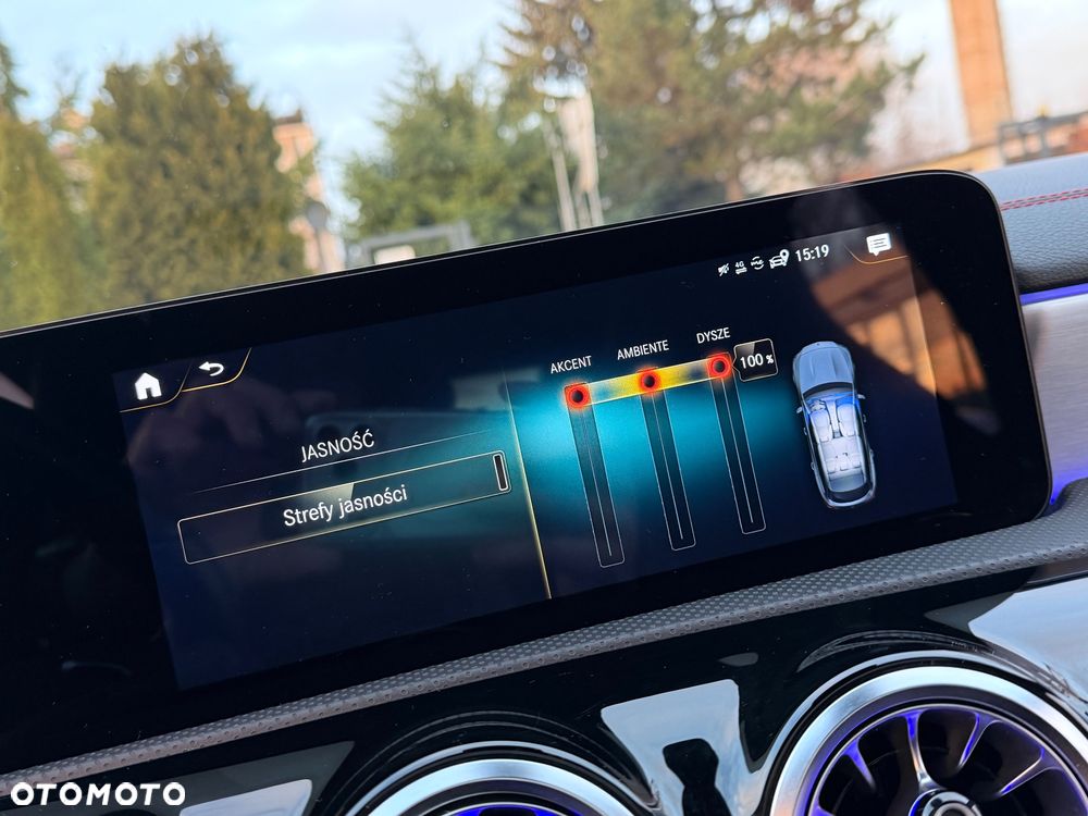 Mercedes-Benz CLA 200 7G-DCT AMG Line - 31