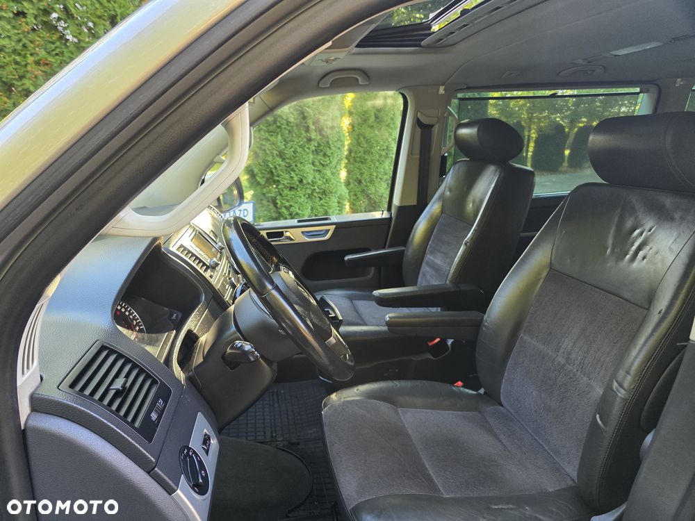 Volkswagen Multivan - 24