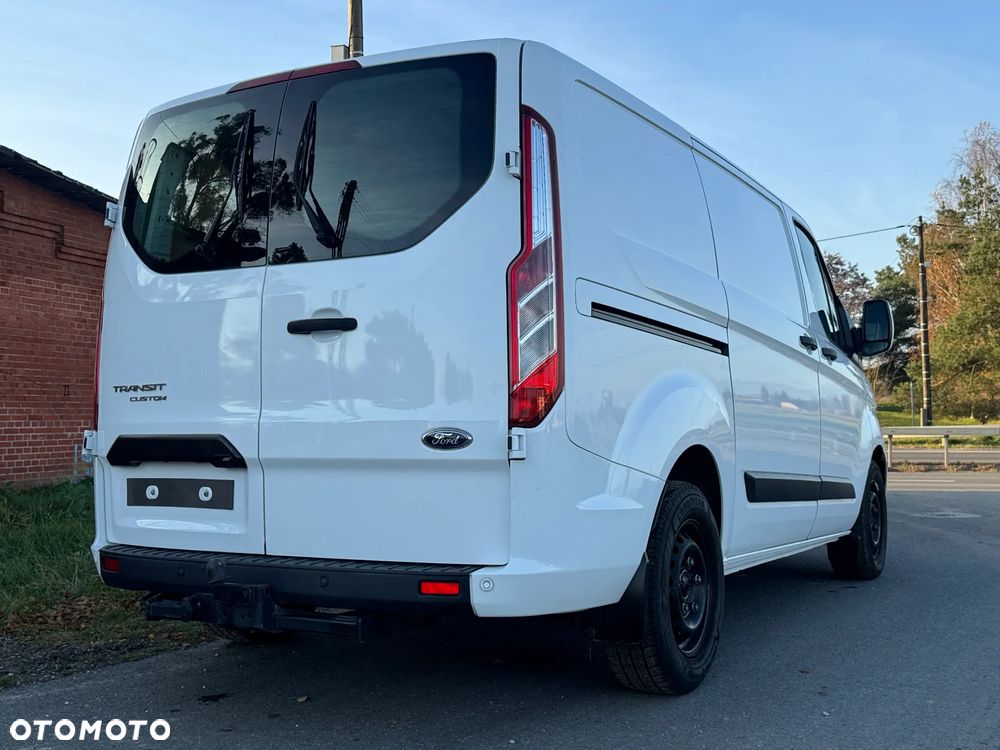Ford CUSTOM - 3