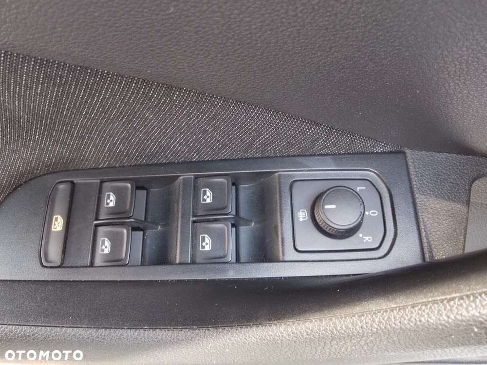 Skoda Kamiq 1.0 TSI Selection DSG - 25