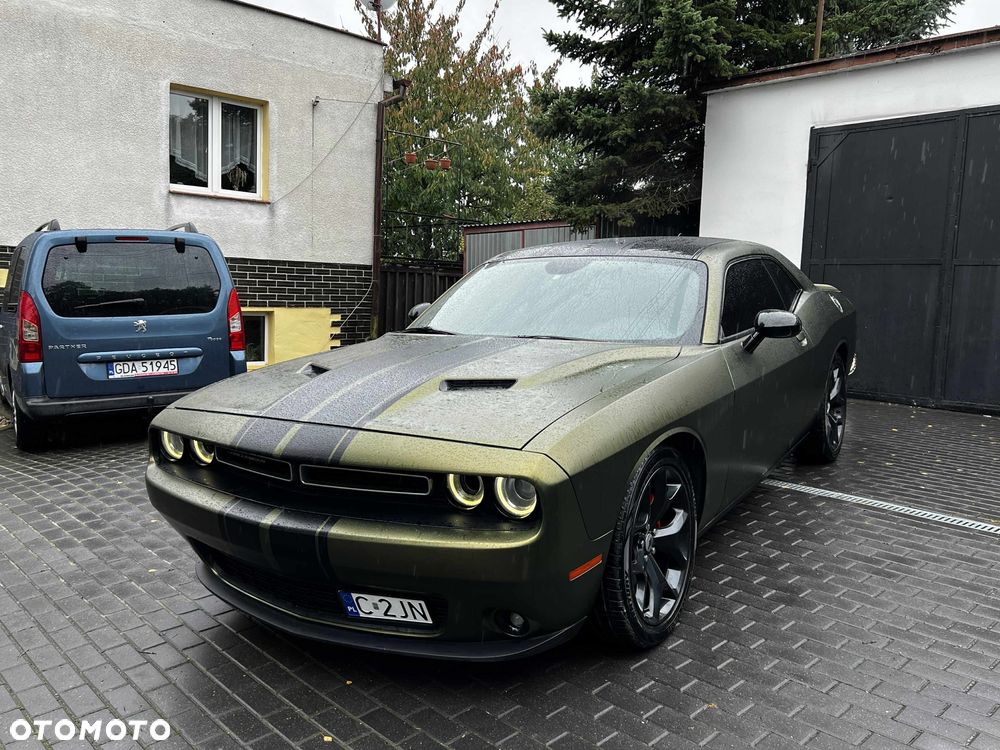 Dodge Challenger - 1