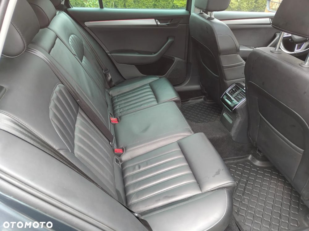 Skoda Superb 2.0 TDI DSG Style - 11