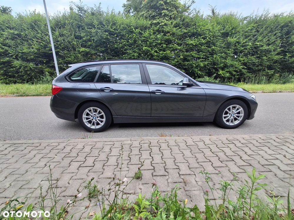 BMW Seria 3 318d DPF - 12