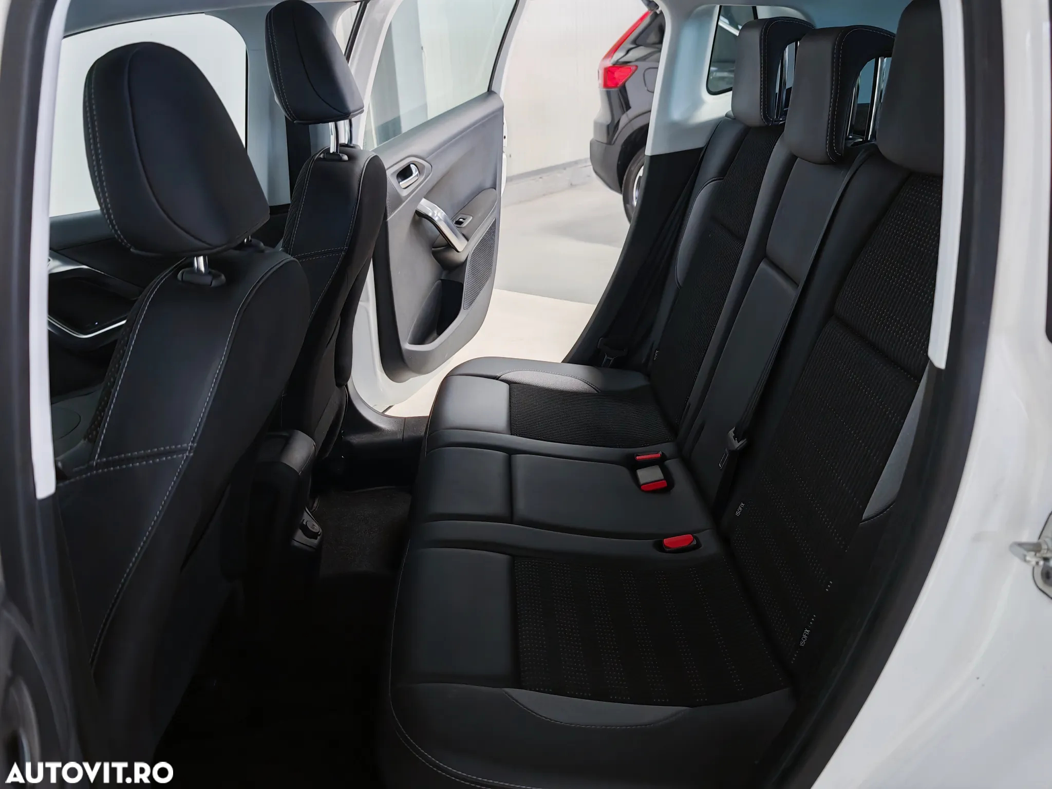 Peugeot 2008 1.2 PureTech Turbo EAT6 S&S Allure - 9