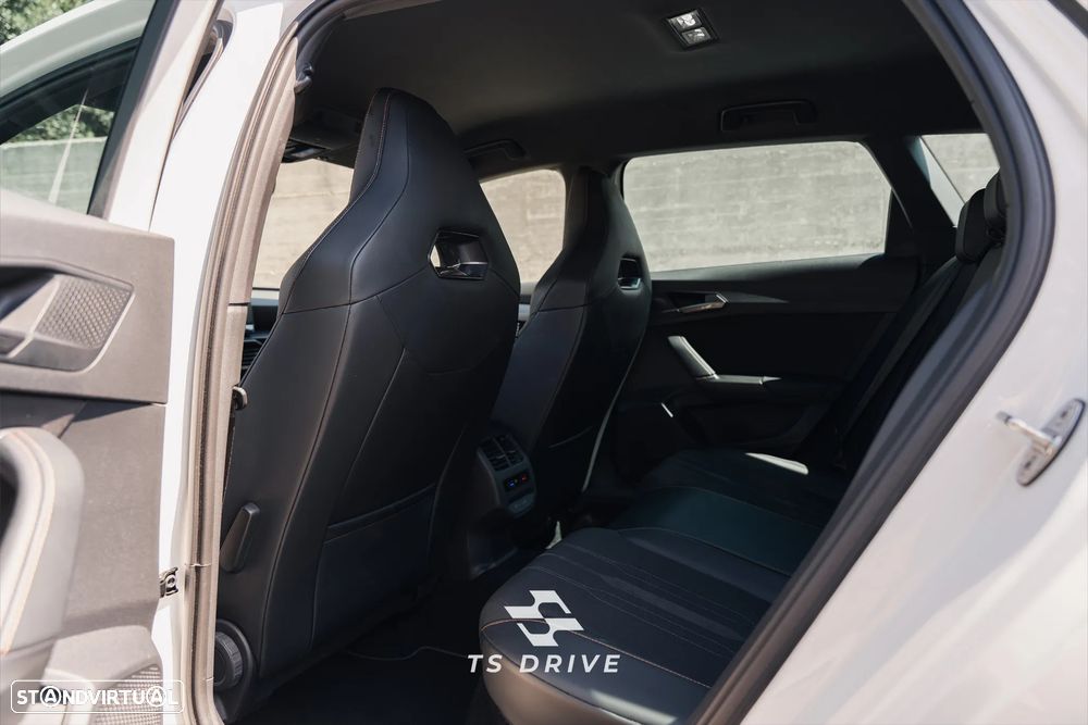 Cupra Leon ST 1.4 e-Hybrid MID DSG - 11
