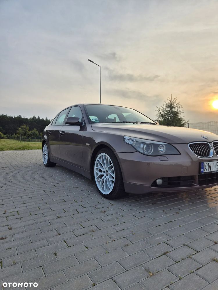 BMW Seria 5 545i - 4