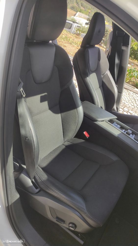 Volvo XC 60 2.0 D4 Momentum Geartronic - 9