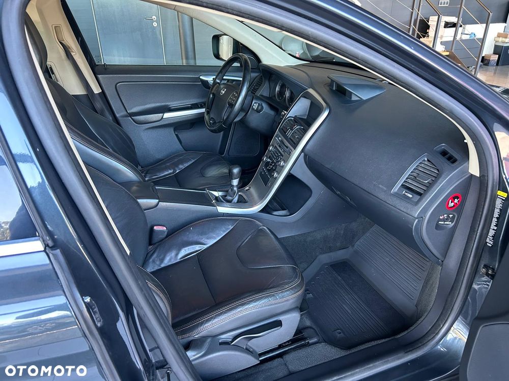 Volvo XC 60 D4 AWD Momentum - 12