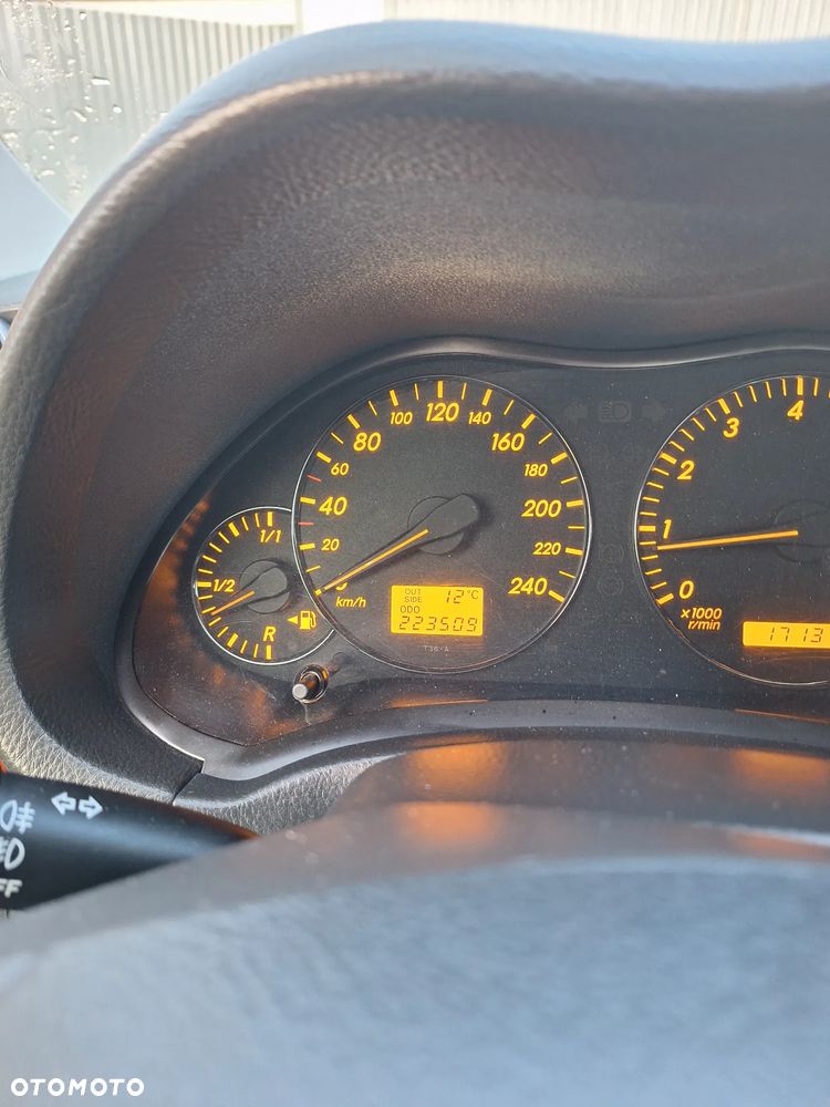 Toyota Avensis 1.8 VVT-i Sol - 14