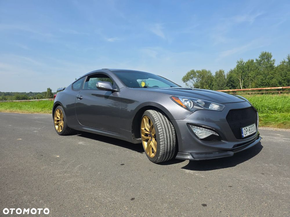Hyundai Genesis Coupe - 4