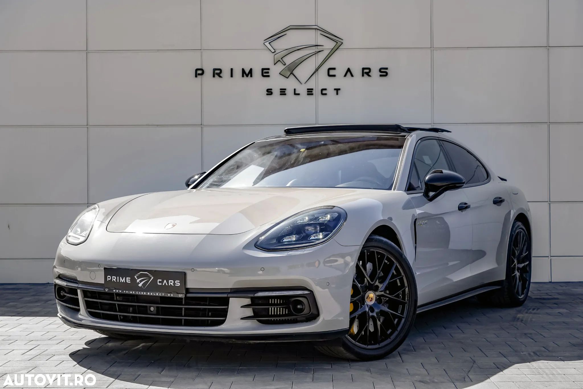Porsche Panamera 4 E-Hybrid - 1